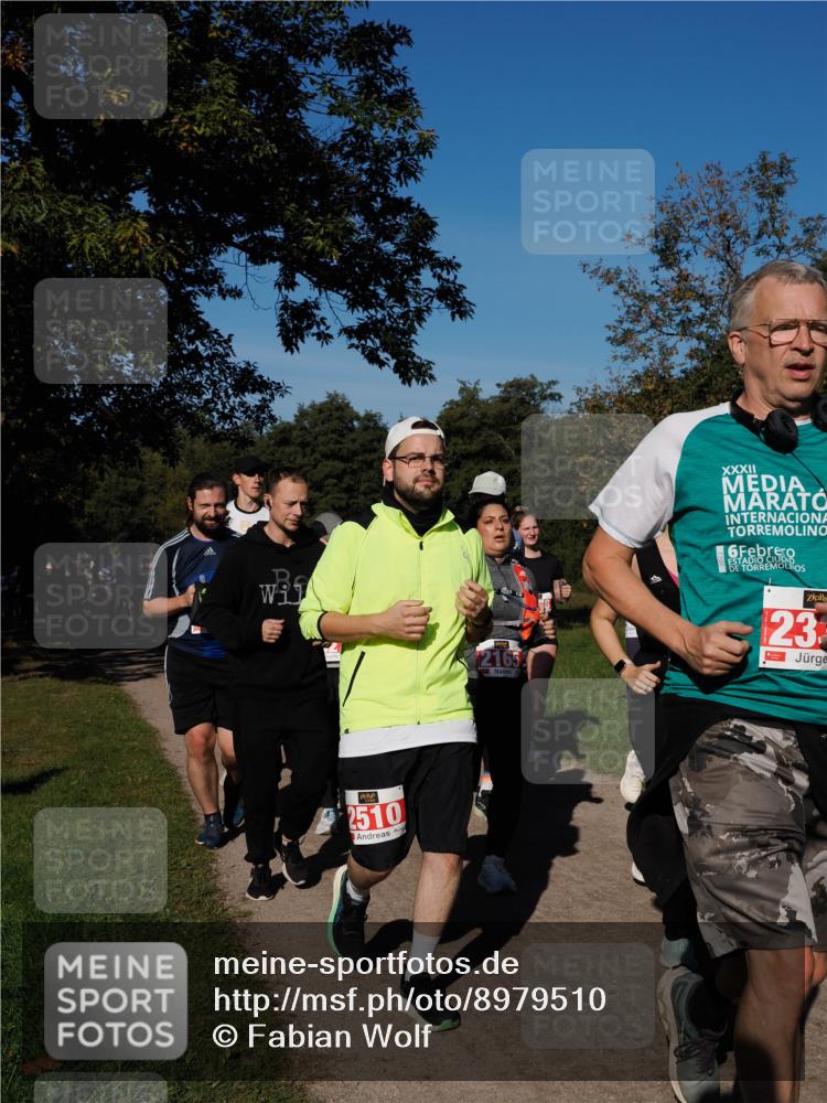 28.09.2025 - 33. Volkslauf durch das schöne Alstertal Fabian Wolf http://msf.ph/oto/8979510 28.09.2025 10:27:12 Laufen 2165, 2510, 6, 23 meine-sportfotos.de