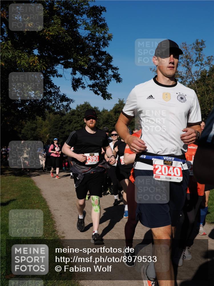 28.09.2025 - 33. Volkslauf durch das schöne Alstertal Fabian Wolf http://msf.ph/oto/8979533 28.09.2025 10:27:15 Laufen 2390, 2040 meine-sportfotos.de