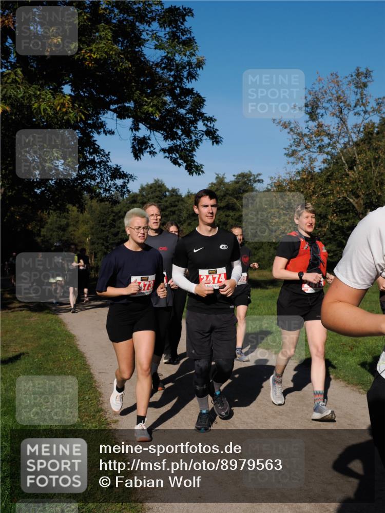 28.09.2025 - 33. Volkslauf durch das schöne Alstertal Fabian Wolf http://msf.ph/oto/8979563 28.09.2025 10:27:33 Laufen 2474, 09, 473 meine-sportfotos.de