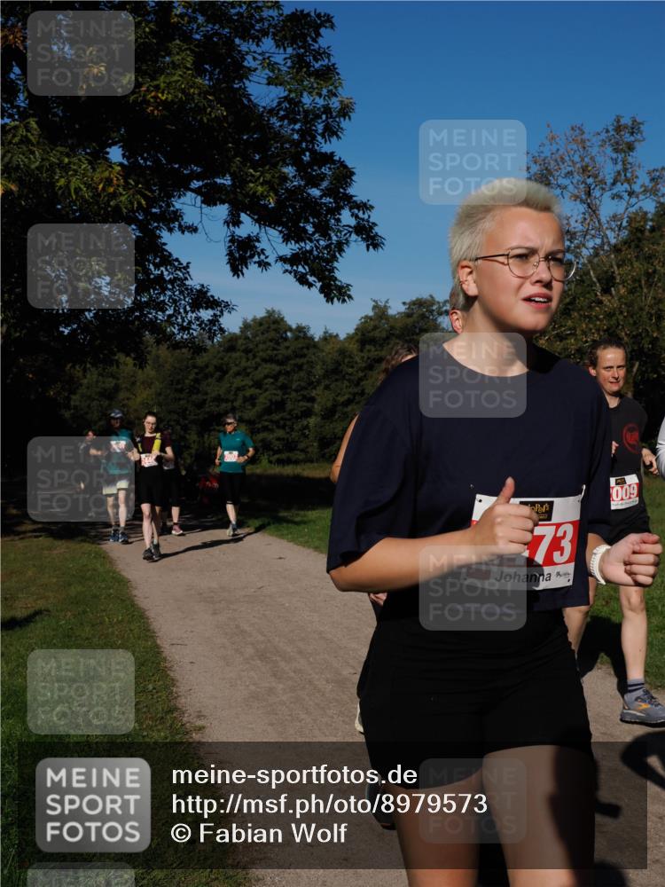 28.09.2025 - 33. Volkslauf durch das schöne Alstertal Fabian Wolf http://msf.ph/oto/8979573 28.09.2025 10:27:35 Laufen 73, 009 meine-sportfotos.de