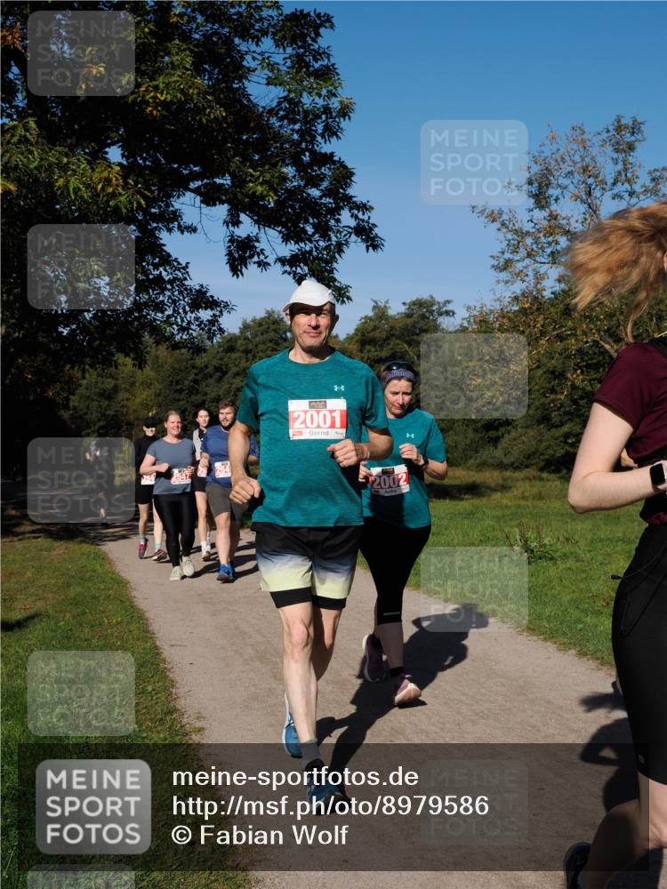 28.09.2025 - 33. Volkslauf durch das schöne Alstertal Fabian Wolf http://msf.ph/oto/8979586 28.09.2025 10:27:39 Laufen 254, 2001, 2002 meine-sportfotos.de
