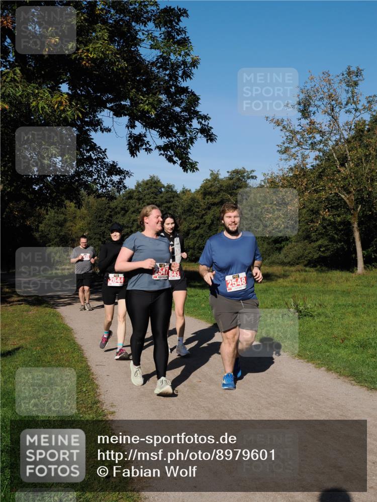 28.09.2025 - 33. Volkslauf durch das schöne Alstertal Fabian Wolf http://msf.ph/oto/8979601 28.09.2025 10:27:42 Laufen 2547, 643, 2644, 2548 meine-sportfotos.de