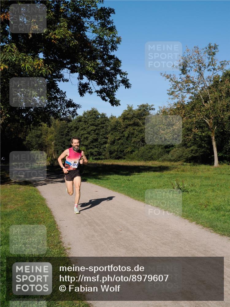 28.09.2025 - 33. Volkslauf durch das schöne Alstertal Fabian Wolf http://msf.ph/oto/8979607 28.09.2025 10:33:03 Laufen  meine-sportfotos.de