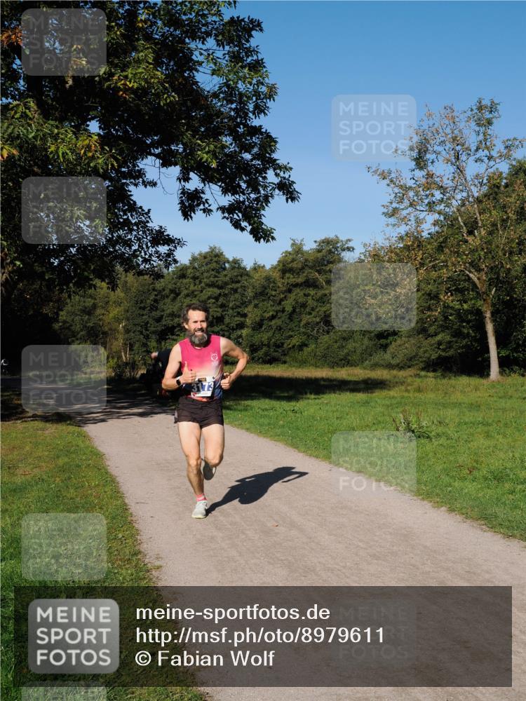 28.09.2025 - 33. Volkslauf durch das schöne Alstertal Fabian Wolf http://msf.ph/oto/8979611 28.09.2025 10:33:03 Laufen  meine-sportfotos.de