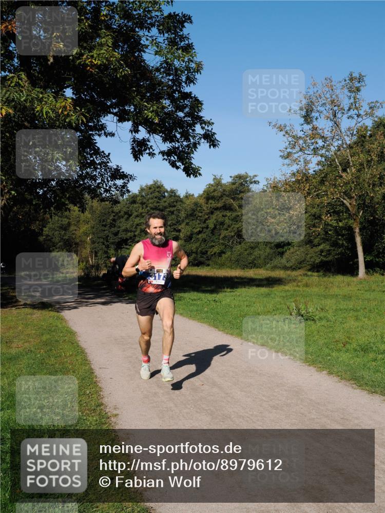 28.09.2025 - 33. Volkslauf durch das schöne Alstertal Fabian Wolf http://msf.ph/oto/8979612 28.09.2025 10:33:03 Laufen 3173 meine-sportfotos.de