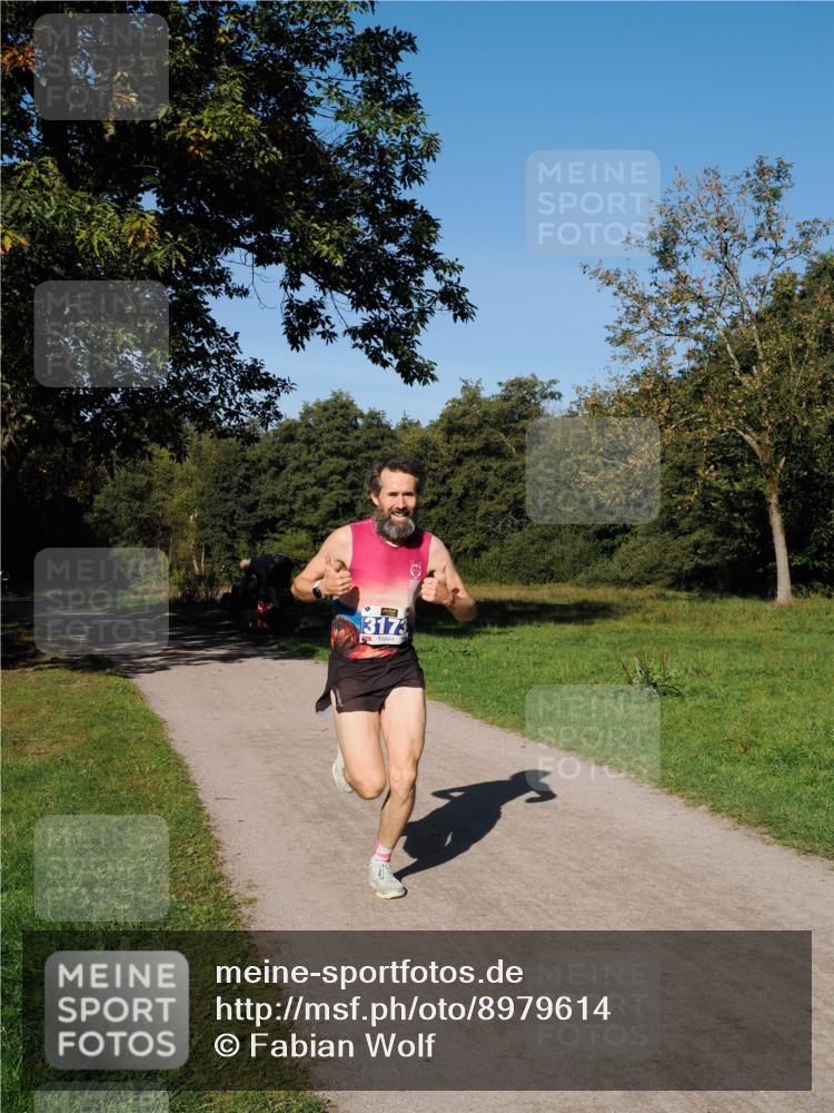 28.09.2025 - 33. Volkslauf durch das schöne Alstertal Fabian Wolf http://msf.ph/oto/8979614 28.09.2025 10:33:03 Laufen 3173 meine-sportfotos.de