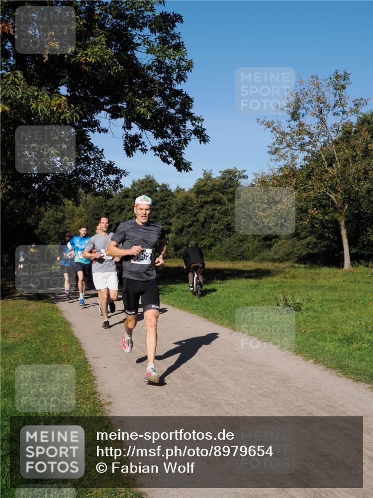 28.09.2025 - 33. Volkslauf durch das schöne Alstertal Fabian Wolf http://msf.ph/oto/8979654 28.09.2025 10:33:30 Laufen  meine-sportfotos.de