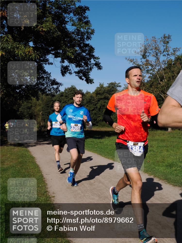 28.09.2025 - 33. Volkslauf durch das schöne Alstertal Fabian Wolf http://msf.ph/oto/8979662 28.09.2025 10:33:32 Laufen 3392, 3365, 3384 meine-sportfotos.de