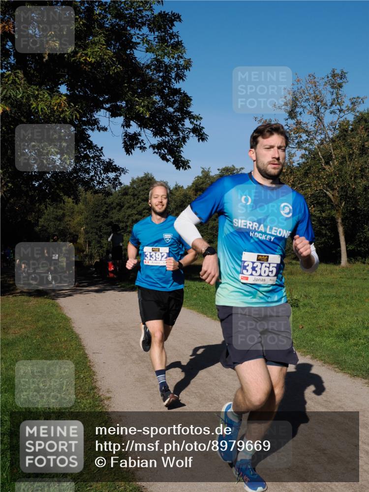 28.09.2025 - 33. Volkslauf durch das schöne Alstertal Fabian Wolf http://msf.ph/oto/8979669 28.09.2025 10:33:33 Laufen 3392, 3365 meine-sportfotos.de