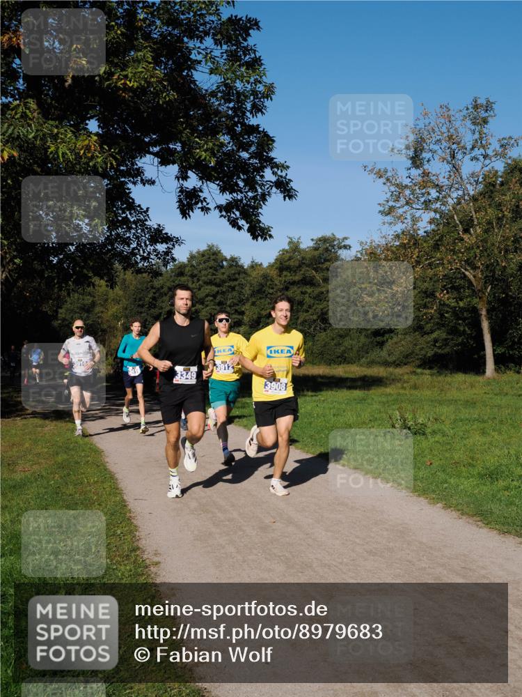 28.09.2025 - 33. Volkslauf durch das schöne Alstertal Fabian Wolf http://msf.ph/oto/8979683 28.09.2025 10:33:36 Laufen 3910, 3349, 3912, 3908 meine-sportfotos.de