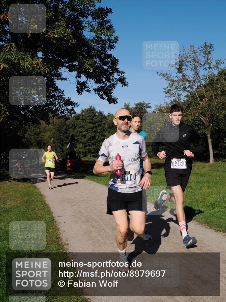 28.09.2025 - 33. Volkslauf durch das schöne Alstertal Fabian Wolf http://msf.ph/oto/8979697 28.09.2025 10:33:38 Laufen 3910, 3368 meine-sportfotos.de