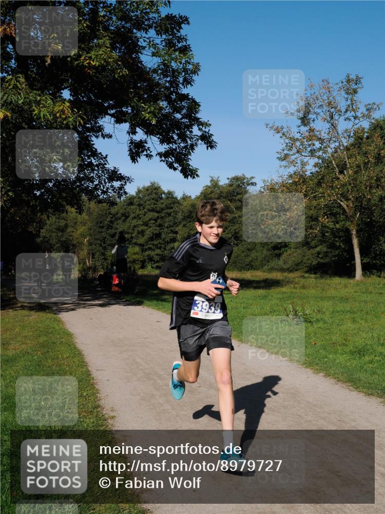 28.09.2025 - 33. Volkslauf durch das schöne Alstertal Fabian Wolf http://msf.ph/oto/8979727 28.09.2025 10:33:50 Laufen 3939 meine-sportfotos.de