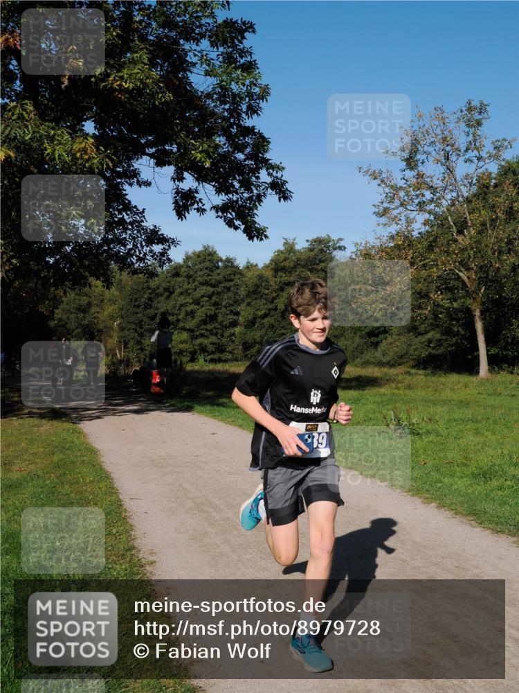 28.09.2025 - 33. Volkslauf durch das schöne Alstertal Fabian Wolf http://msf.ph/oto/8979728 28.09.2025 10:33:50 Laufen 6, 39 meine-sportfotos.de