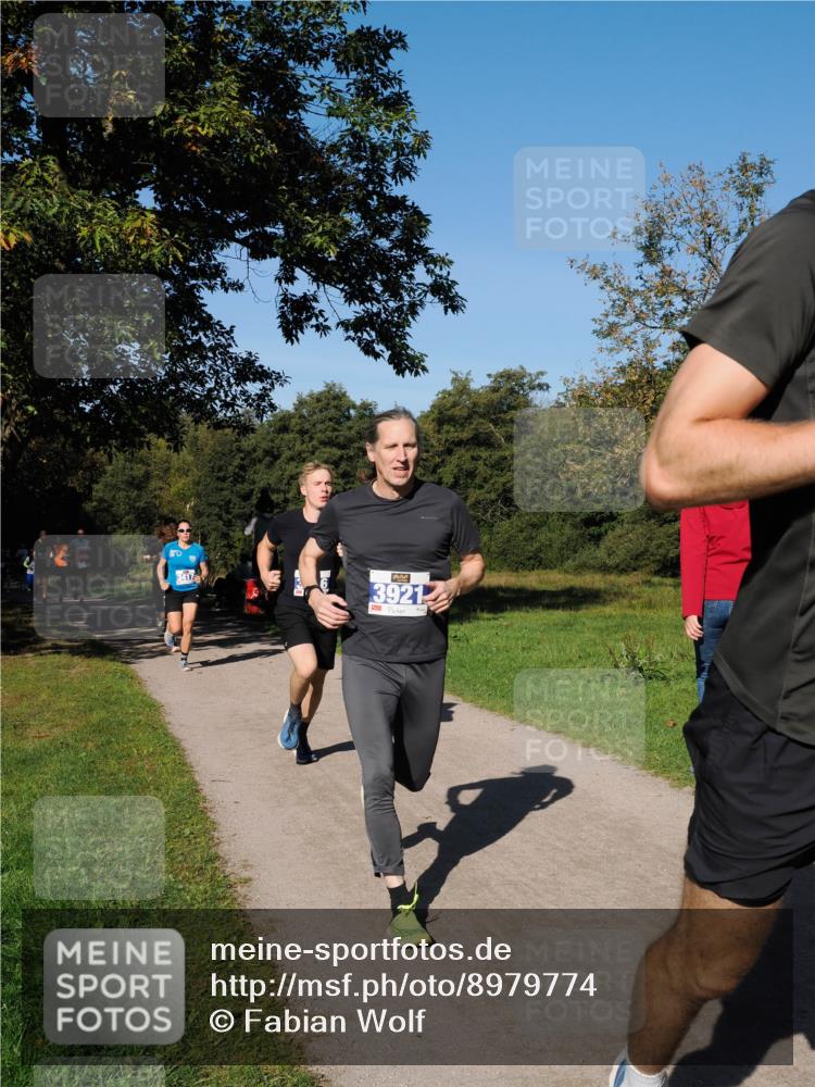 28.09.2025 - 33. Volkslauf durch das schöne Alstertal Fabian Wolf http://msf.ph/oto/8979774 28.09.2025 10:34:06 Laufen 3417, 3921 meine-sportfotos.de