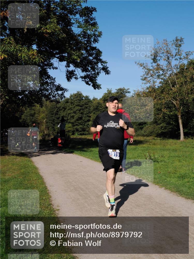 28.09.2025 - 33. Volkslauf durch das schöne Alstertal Fabian Wolf http://msf.ph/oto/8979792 28.09.2025 10:34:10 Laufen 3919 meine-sportfotos.de