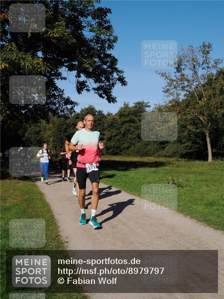 28.09.2025 - 33. Volkslauf durch das schöne Alstertal Fabian Wolf http://msf.ph/oto/8979797 28.09.2025 10:34:14 Laufen 3314, 3107 meine-sportfotos.de