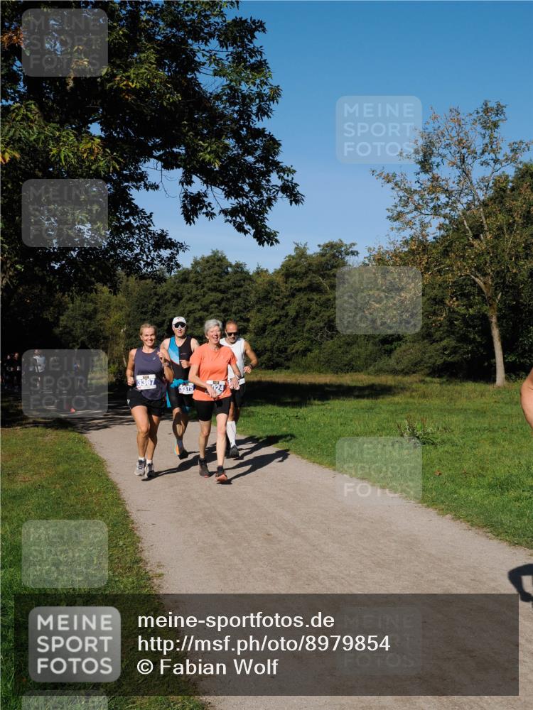 28.09.2025 - 33. Volkslauf durch das schöne Alstertal Fabian Wolf http://msf.ph/oto/8979854 28.09.2025 10:34:27 Laufen 3367, 3375 meine-sportfotos.de