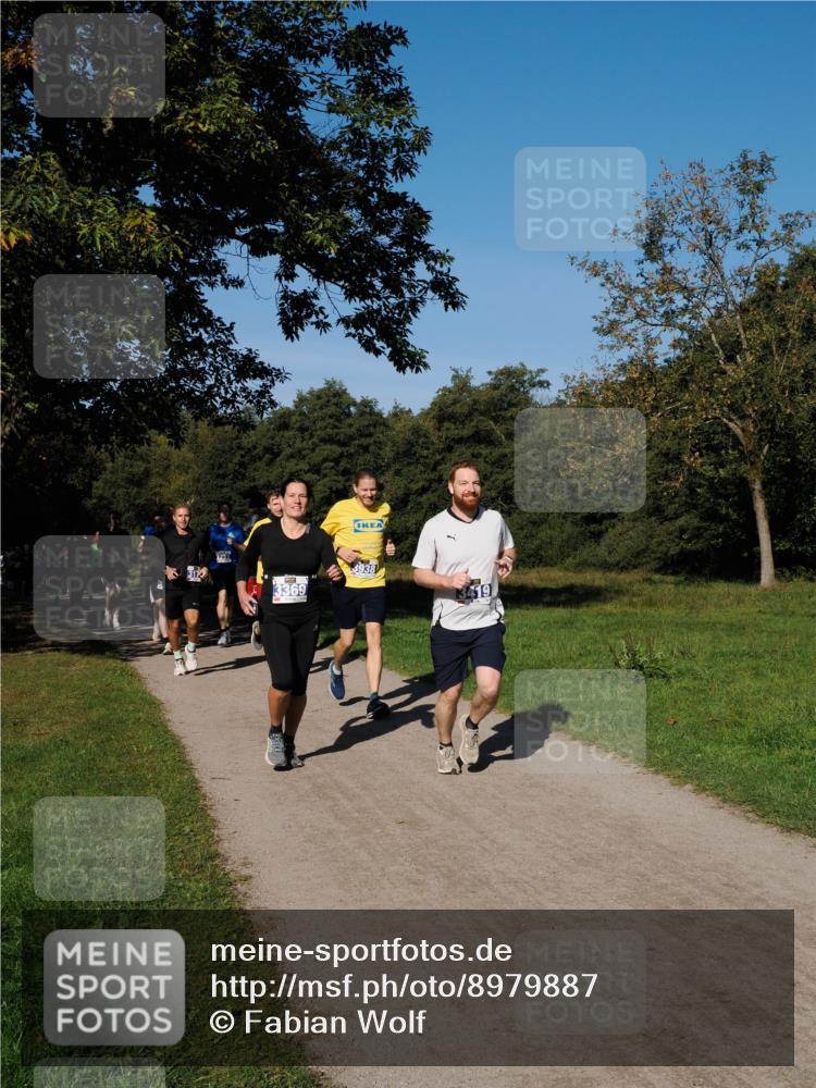 28.09.2025 - 33. Volkslauf durch das schöne Alstertal Fabian Wolf http://msf.ph/oto/8979887 28.09.2025 10:34:35 Laufen 3369, 3938, 3419 meine-sportfotos.de