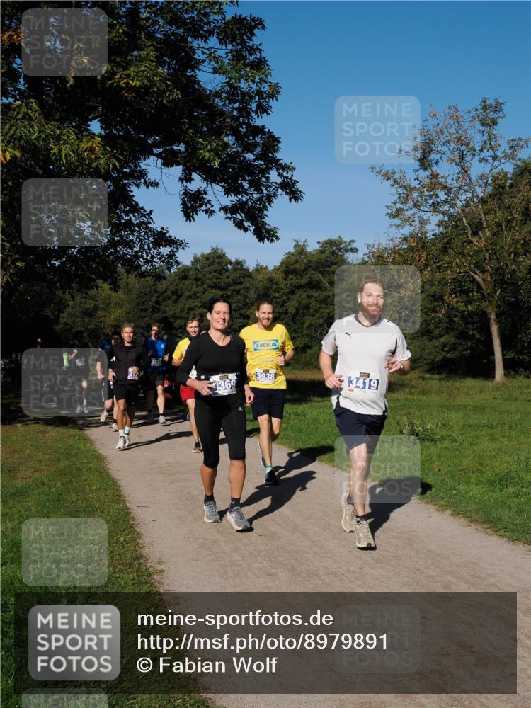 28.09.2025 - 33. Volkslauf durch das schöne Alstertal Fabian Wolf http://msf.ph/oto/8979891 28.09.2025 10:34:35 Laufen 3938, 3369, 3419 meine-sportfotos.de