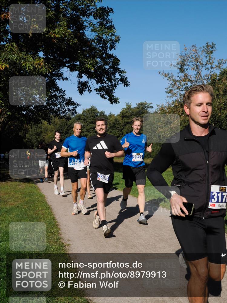 28.09.2025 - 33. Volkslauf durch das schöne Alstertal Fabian Wolf http://msf.ph/oto/8979913 28.09.2025 10:34:38 Laufen 3308, 3232, 317 meine-sportfotos.de