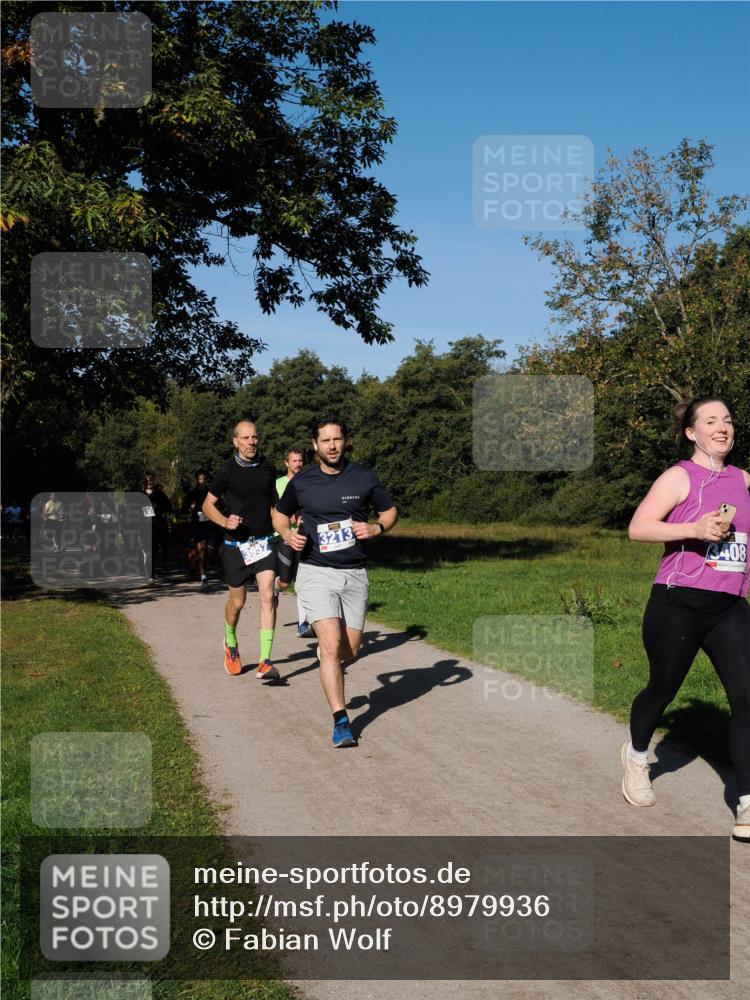 28.09.2025 - 33. Volkslauf durch das schöne Alstertal Fabian Wolf http://msf.ph/oto/8979936 28.09.2025 10:34:42 Laufen 3213, 3408 meine-sportfotos.de