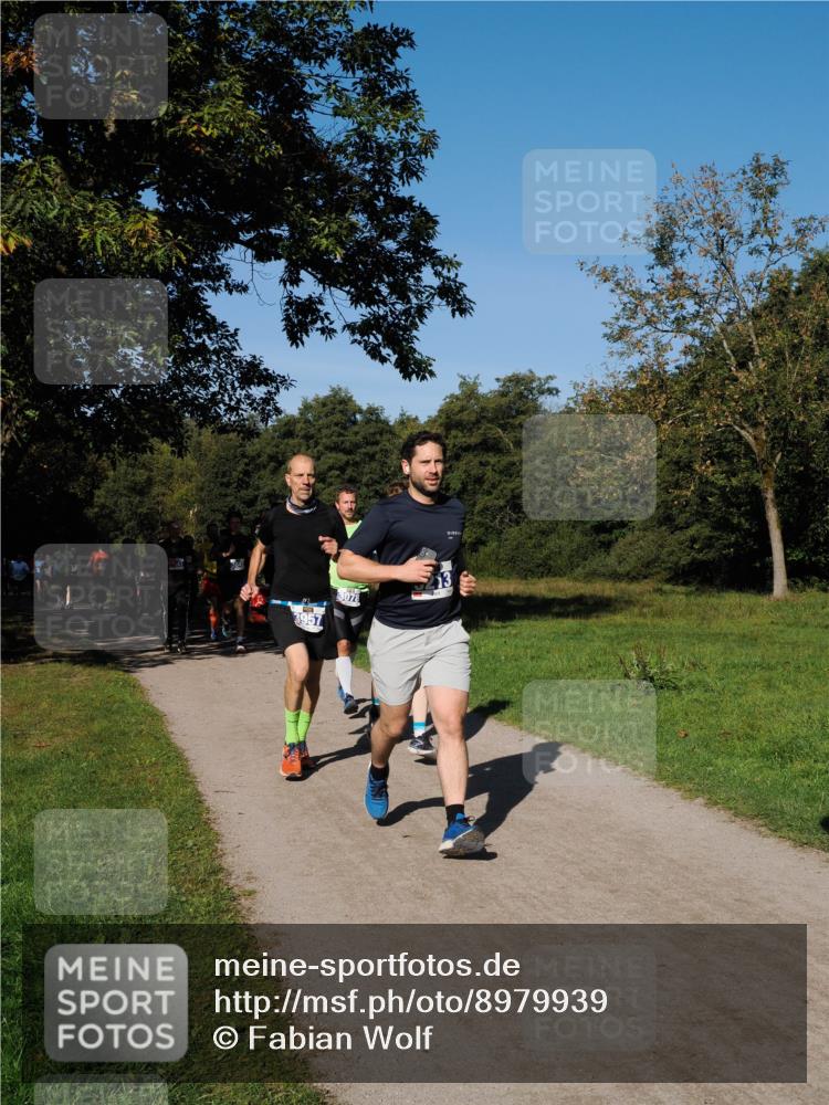 28.09.2025 - 33. Volkslauf durch das schöne Alstertal Fabian Wolf http://msf.ph/oto/8979939 28.09.2025 10:34:42 Laufen 3957, 3078 meine-sportfotos.de
