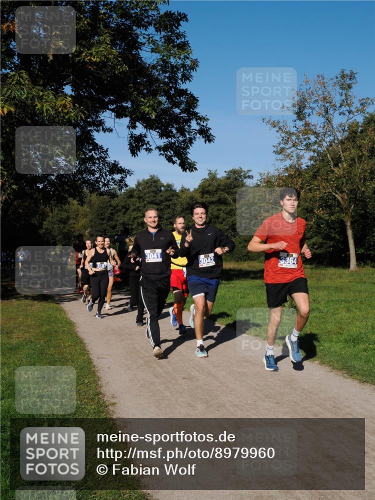 28.09.2025 - 33. Volkslauf durch das schöne Alstertal Fabian Wolf http://msf.ph/oto/8979960 28.09.2025 10:34:45 Laufen 3187, 3041, 3042, 3364 meine-sportfotos.de