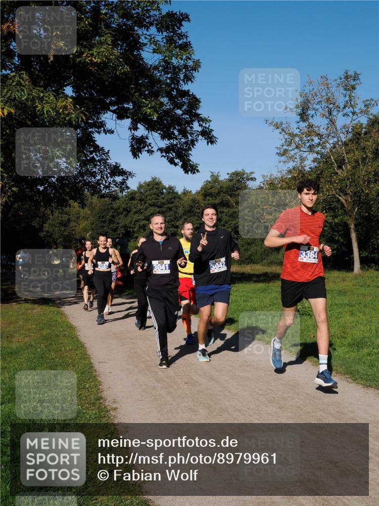 28.09.2025 - 33. Volkslauf durch das schöne Alstertal Fabian Wolf http://msf.ph/oto/8979961 28.09.2025 10:34:45 Laufen 3187, 3041, 3042, 3364 meine-sportfotos.de