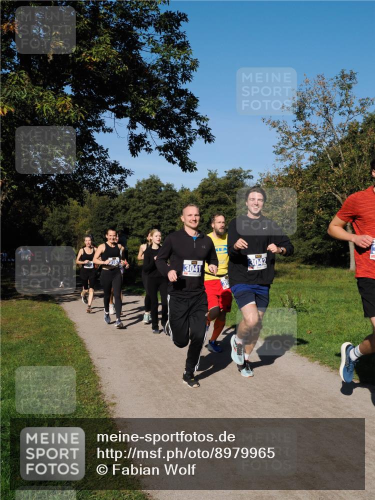 28.09.2025 - 33. Volkslauf durch das schöne Alstertal Fabian Wolf http://msf.ph/oto/8979965 28.09.2025 10:34:46 Laufen 3187, 3041, 3042 meine-sportfotos.de