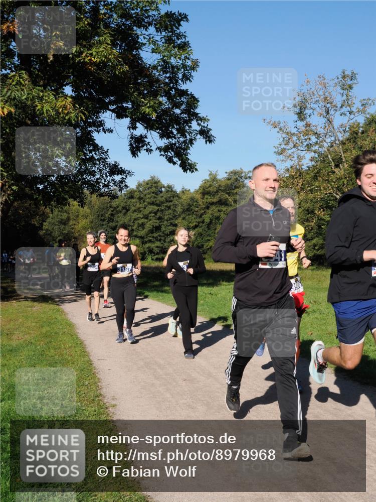 28.09.2025 - 33. Volkslauf durch das schöne Alstertal Fabian Wolf http://msf.ph/oto/8979968 28.09.2025 10:34:46 Laufen 3254 meine-sportfotos.de