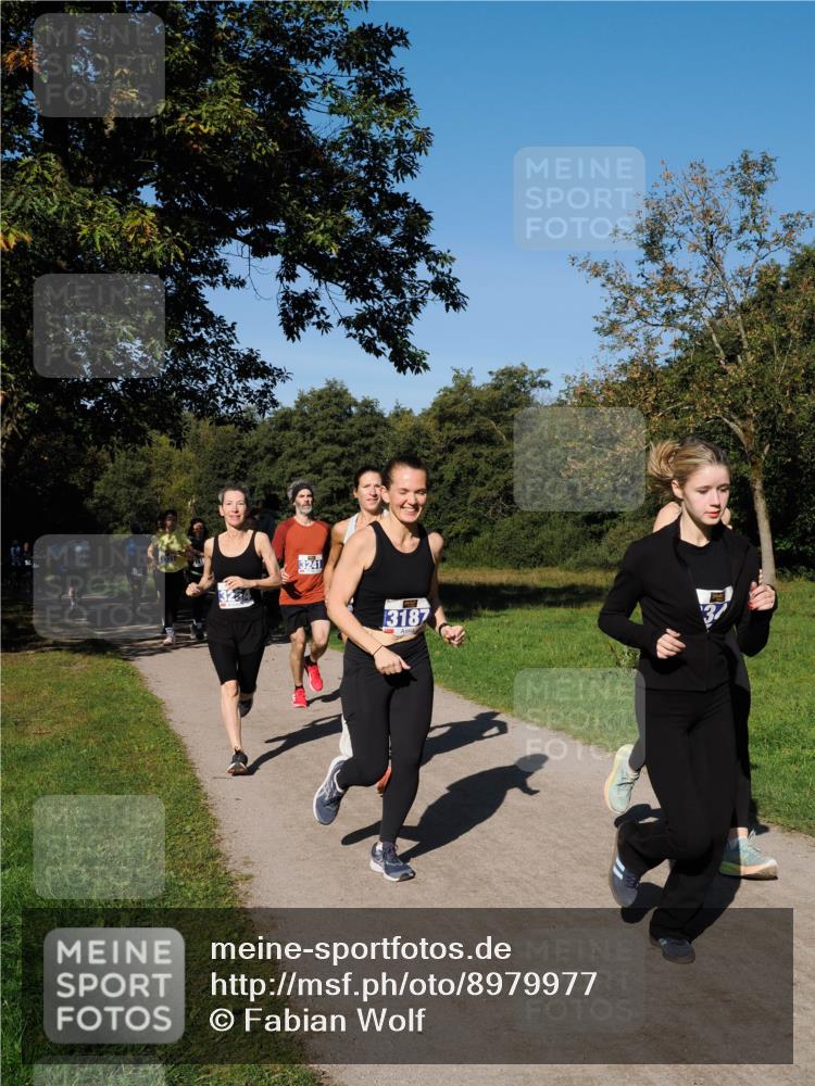 28.09.2025 - 33. Volkslauf durch das schöne Alstertal Fabian Wolf http://msf.ph/oto/8979977 28.09.2025 10:34:47 Laufen 3241, 3187 meine-sportfotos.de