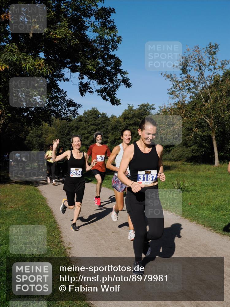 28.09.2025 - 33. Volkslauf durch das schöne Alstertal Fabian Wolf http://msf.ph/oto/8979981 28.09.2025 10:34:48 Laufen 3254, 3241, 3187 meine-sportfotos.de