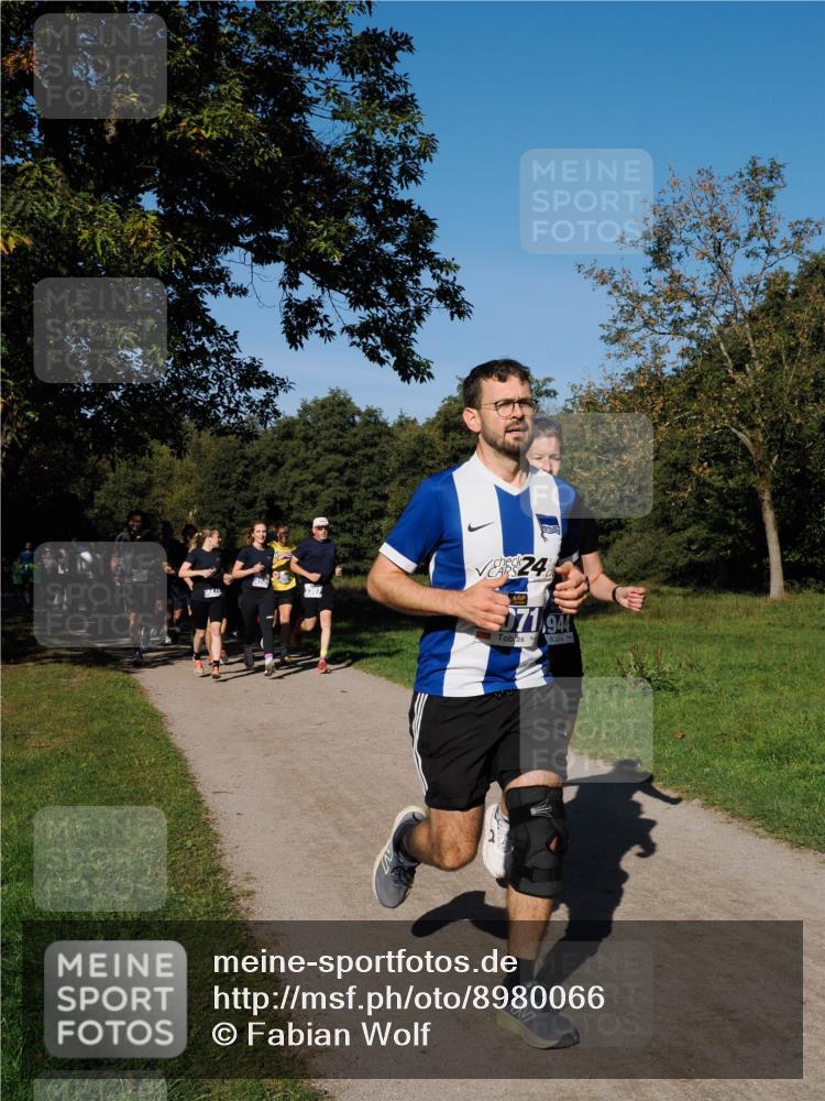 28.09.2025 - 33. Volkslauf durch das schöne Alstertal Fabian Wolf http://msf.ph/oto/8980066 28.09.2025 10:35:01 Laufen 3307, 24, 071, 944 meine-sportfotos.de