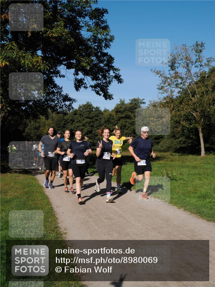 28.09.2025 - 33. Volkslauf durch das schöne Alstertal Fabian Wolf http://msf.ph/oto/8980069 28.09.2025 10:35:04 Laufen 3959, 3351, 3210, 3936, 390, 307 meine-sportfotos.de