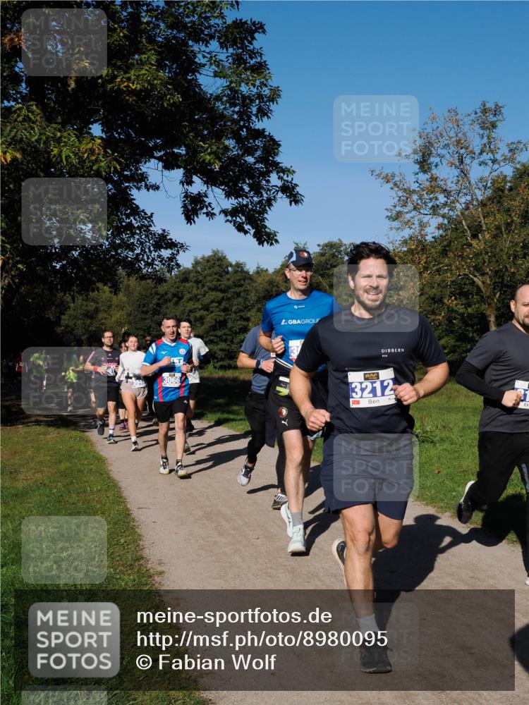 28.09.2025 - 33. Volkslauf durch das schöne Alstertal Fabian Wolf http://msf.ph/oto/8980095 28.09.2025 10:35:07 Laufen 3066, 3212, 11 meine-sportfotos.de