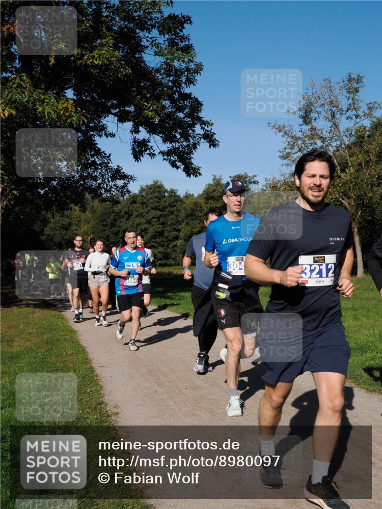 28.09.2025 - 33. Volkslauf durch das schöne Alstertal Fabian Wolf http://msf.ph/oto/8980097 28.09.2025 10:35:07 Laufen 3066, 304, 3212 meine-sportfotos.de