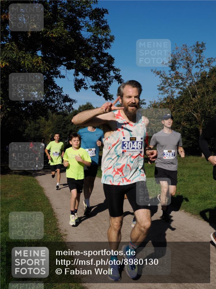 28.09.2025 - 33. Volkslauf durch das schöne Alstertal Fabian Wolf http://msf.ph/oto/8980130 28.09.2025 10:35:13 Laufen 3331, 956, 3046, 13287 meine-sportfotos.de