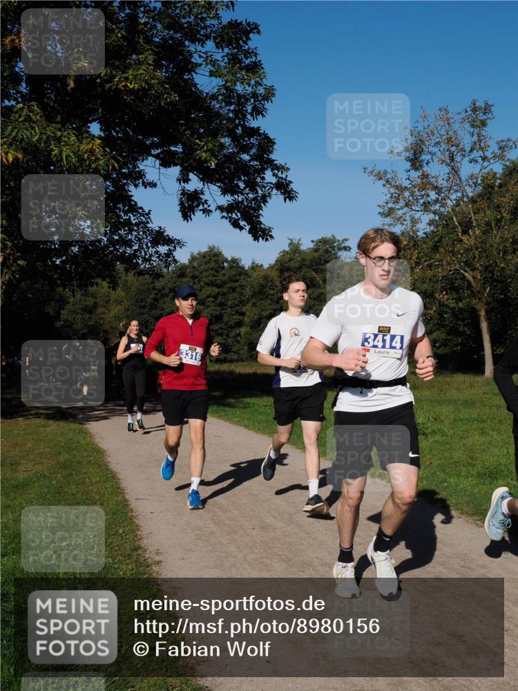 28.09.2025 - 33. Volkslauf durch das schöne Alstertal Fabian Wolf http://msf.ph/oto/8980156 28.09.2025 10:35:17 Laufen 3316, 3414 meine-sportfotos.de