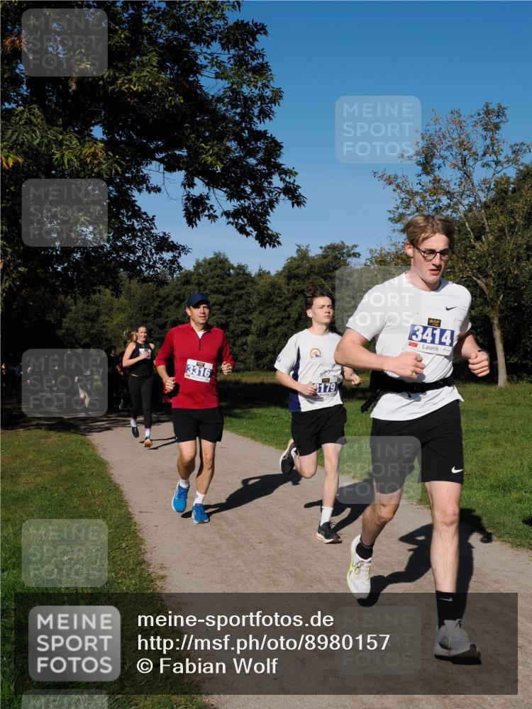 28.09.2025 - 33. Volkslauf durch das schöne Alstertal Fabian Wolf http://msf.ph/oto/8980157 28.09.2025 10:35:17 Laufen 3316, 3179, 3414 meine-sportfotos.de