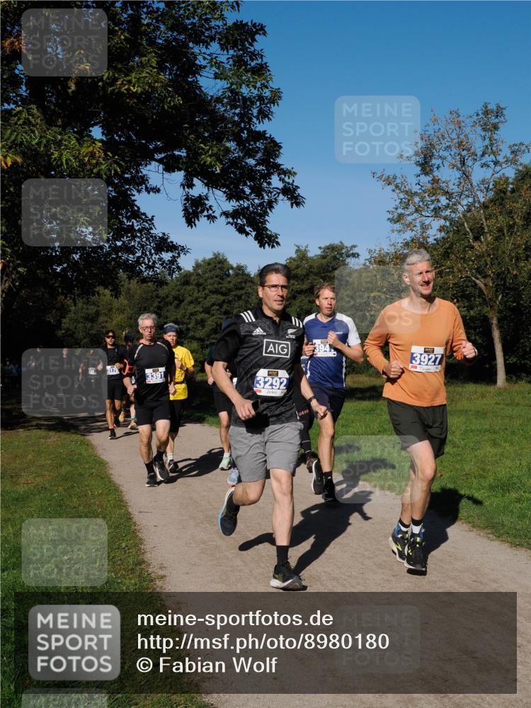 28.09.2025 - 33. Volkslauf durch das schöne Alstertal Fabian Wolf http://msf.ph/oto/8980180 28.09.2025 10:35:22 Laufen 3176, 3391, 3292, 3927 meine-sportfotos.de