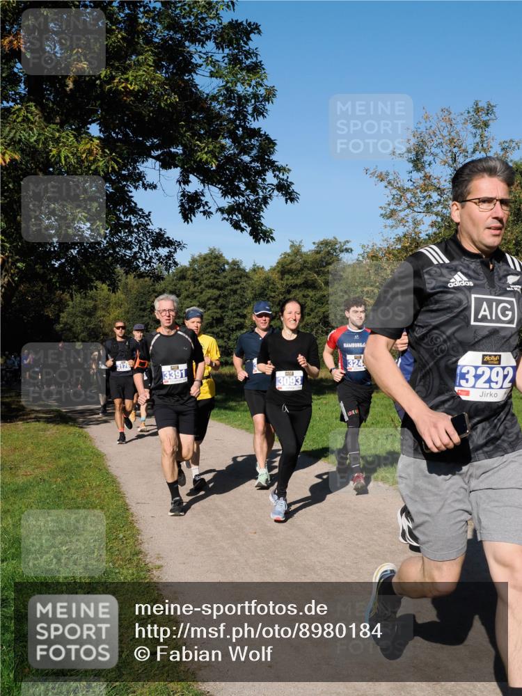 28.09.2025 - 33. Volkslauf durch das schöne Alstertal Fabian Wolf http://msf.ph/oto/8980184 28.09.2025 10:35:23 Laufen 3391, 3093, 324, 3292 meine-sportfotos.de