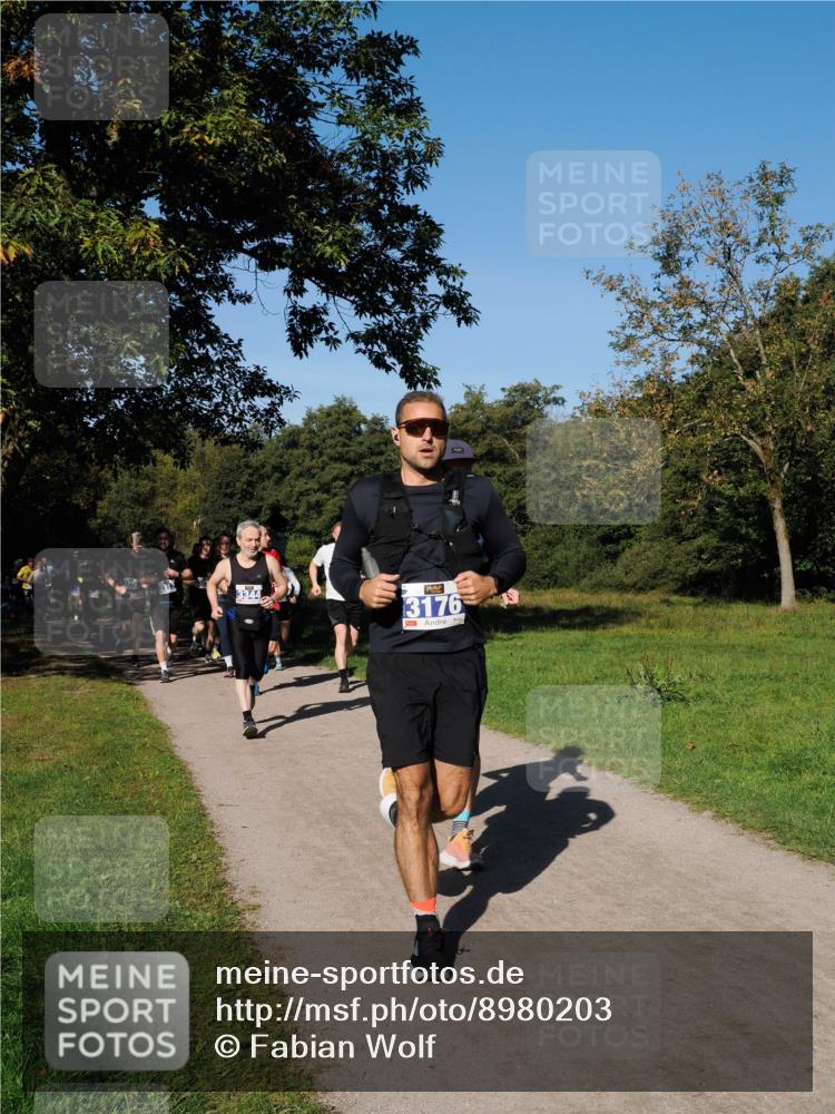 28.09.2025 - 33. Volkslauf durch das schöne Alstertal Fabian Wolf http://msf.ph/oto/8980203 28.09.2025 10:35:25 Laufen 3344, 3176 meine-sportfotos.de
