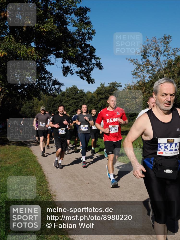 28.09.2025 - 33. Volkslauf durch das schöne Alstertal Fabian Wolf http://msf.ph/oto/8980220 28.09.2025 10:35:28 Laufen 3278, 3312, 3313, 3929, 3344 meine-sportfotos.de