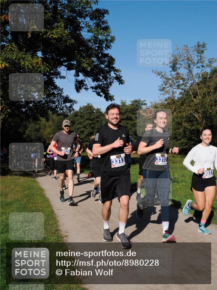 28.09.2025 - 33. Volkslauf durch das schöne Alstertal Fabian Wolf http://msf.ph/oto/8980228 28.09.2025 10:35:29 Laufen 2278, 3313, 13312, 3031 meine-sportfotos.de
