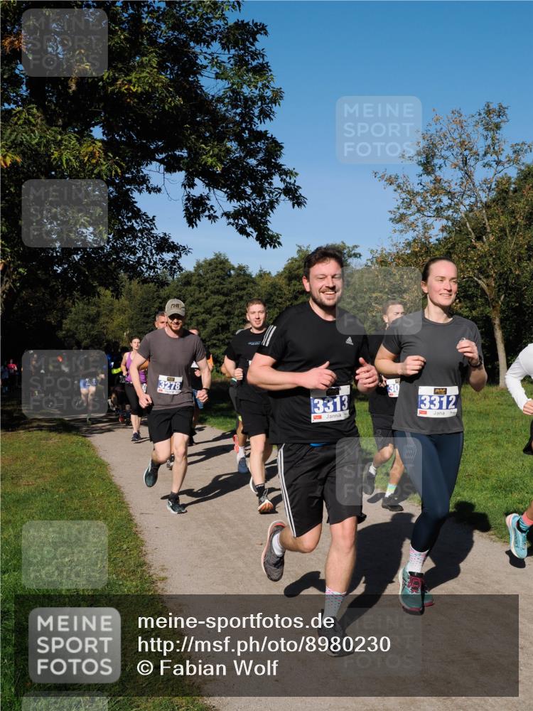 28.09.2025 - 33. Volkslauf durch das schöne Alstertal Fabian Wolf http://msf.ph/oto/8980230 28.09.2025 10:35:29 Laufen 3278, 3313, 3312 meine-sportfotos.de