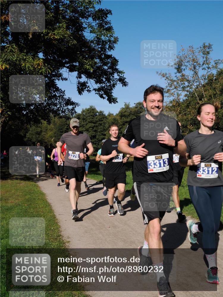 28.09.2025 - 33. Volkslauf durch das schöne Alstertal Fabian Wolf http://msf.ph/oto/8980232 28.09.2025 10:35:30 Laufen 3278, 3313, 0, 3312 meine-sportfotos.de