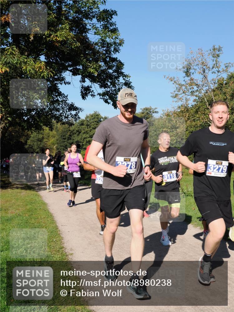 28.09.2025 - 33. Volkslauf durch das schöne Alstertal Fabian Wolf http://msf.ph/oto/8980238 28.09.2025 10:35:31 Laufen 3321, 2278, 3118, 3279 meine-sportfotos.de