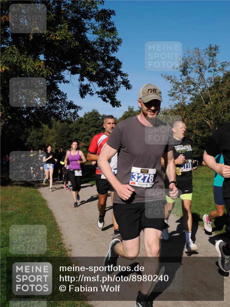 28.09.2025 - 33. Volkslauf durch das schöne Alstertal Fabian Wolf http://msf.ph/oto/8980240 28.09.2025 10:35:31 Laufen 3321, 3048, 3278, 3118 meine-sportfotos.de
