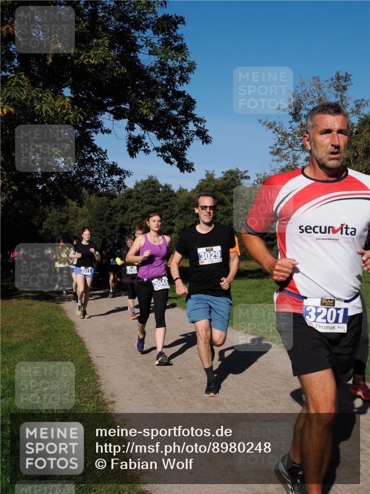 28.09.2025 - 33. Volkslauf durch das schöne Alstertal Fabian Wolf http://msf.ph/oto/8980248 28.09.2025 10:35:32 Laufen 3321, 3048, 3029, 3201 meine-sportfotos.de