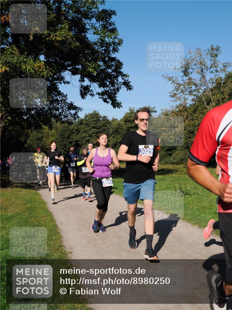28.09.2025 - 33. Volkslauf durch das schöne Alstertal Fabian Wolf http://msf.ph/oto/8980250 28.09.2025 10:35:32 Laufen 3321, 3193, 3048, 3029 meine-sportfotos.de